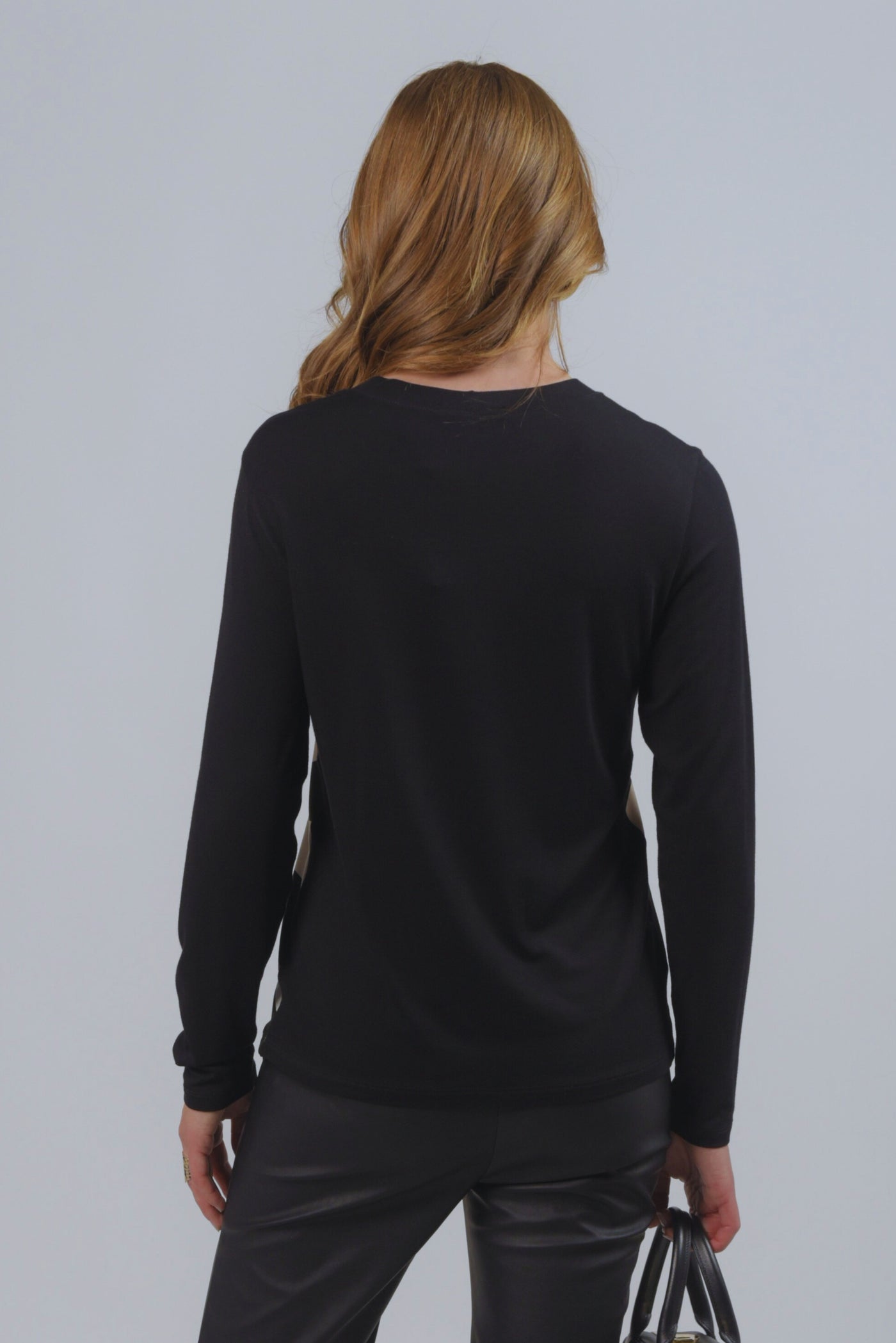 Polera Dokat Negra